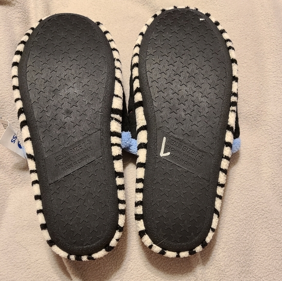 Keep Calm and Shop fleece slippers M 7-8 - Picture 4 of 5